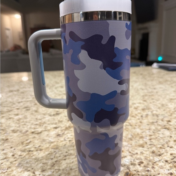 Stanley Blue and Gray Camouflage Mug - Picture 2 of 3